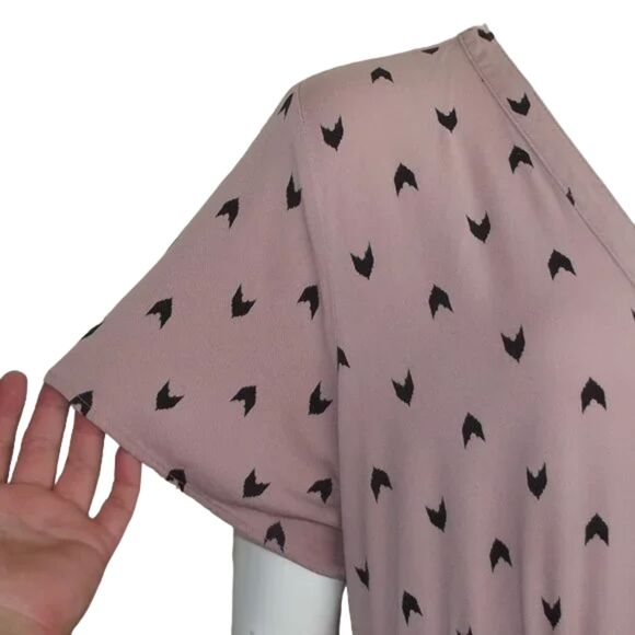 TORRID Dress, 3/3X, Pink Rayon, Black Chevrons, Button front, Asymmetrical hem - Picture 5 of 16